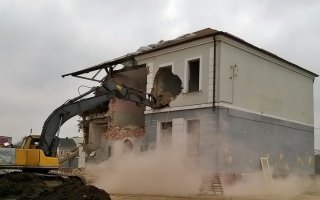 В центре Гусева снесли здание бывшего военкомата