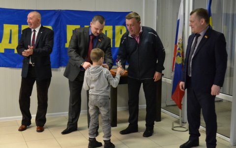 Представители фракции ЛДПР наградили юных спортсменов